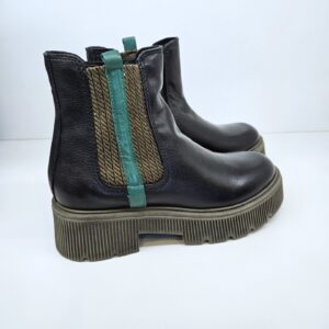 MJUS - Stivaletto con suola carrarmato in contrasto colore